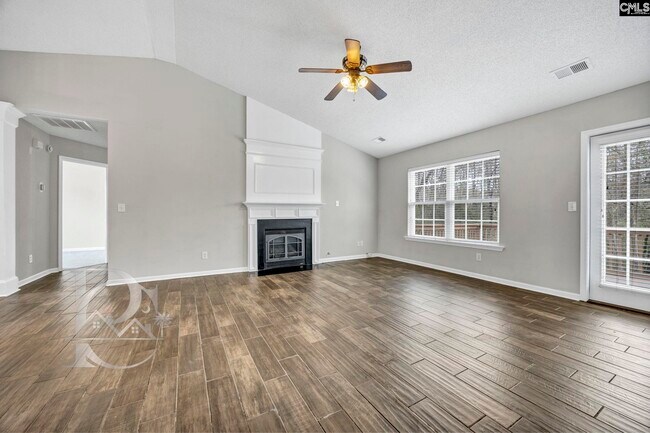 Building Photo - 520 Menauhant Ct