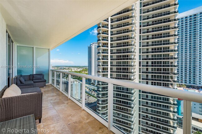 Building Photo - 1830 S Ocean Dr