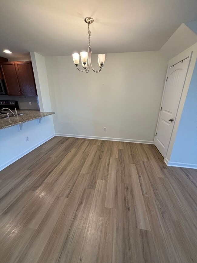 Building Photo - 1804 Riverbirch Ln