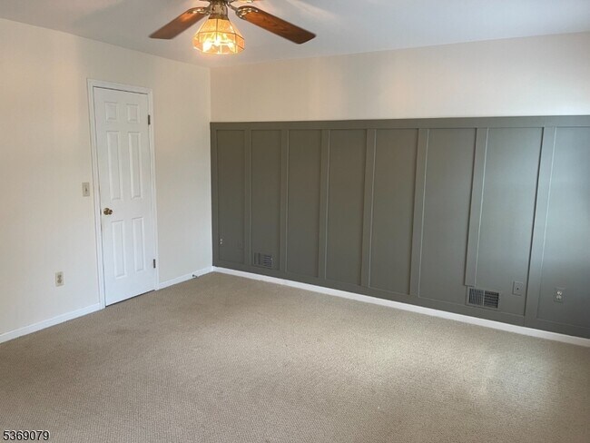 Building Photo - 13 Apache Way