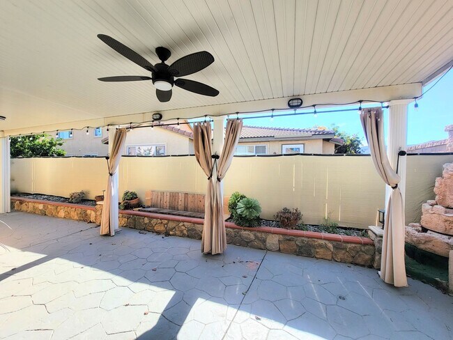 Building Photo - Gorgeous Single Story Home in Gated Community - Pool