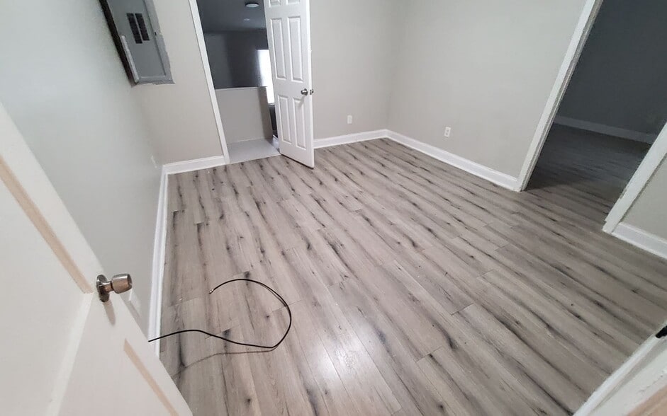 Building Photo - Welcome to our charming 3 bedroom, 1 bathr...