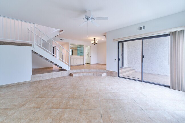 Building Photo - 616 Violeta Dr