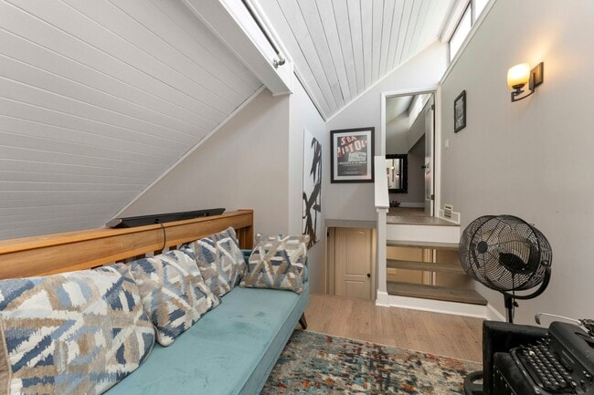 Building Photo - Chalet by the Sea SHORT OR LONG TERM RENTAL