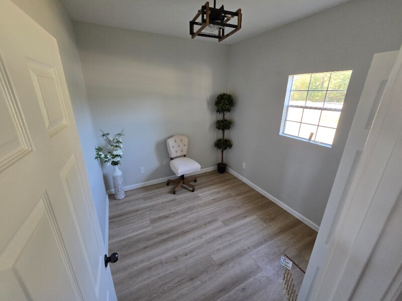 Building Photo - 110 Tree Line Dr
