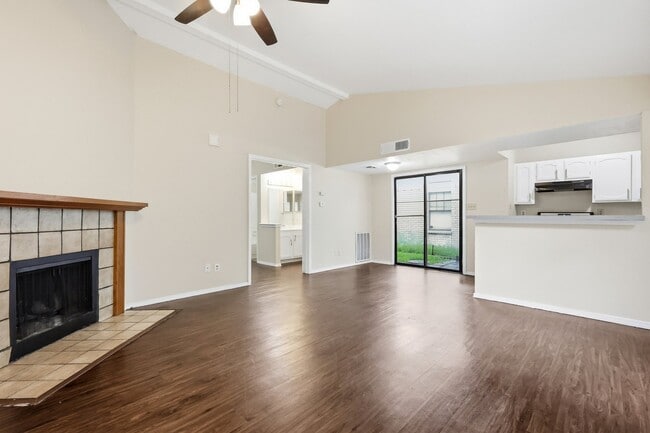 Building Photo - 2BR/2.0BA Single Family - Grand Prairie