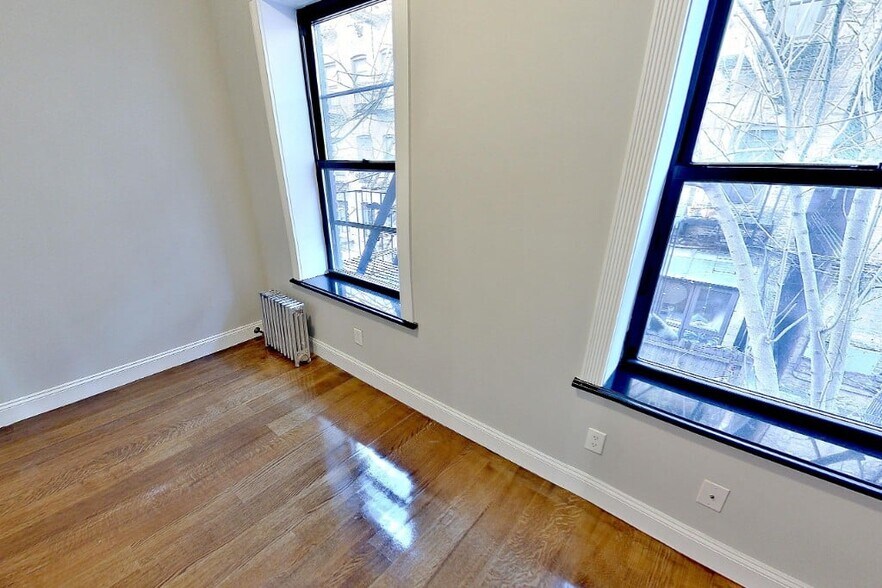 Building Photo - 434 W 52nd St