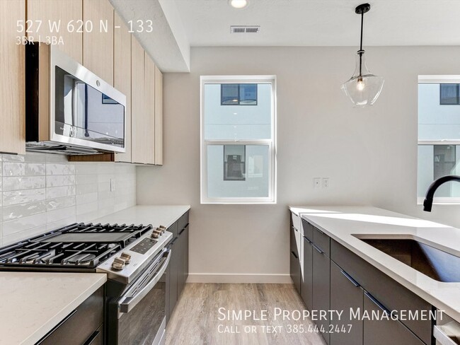 Building Photo - 527 W 620 N