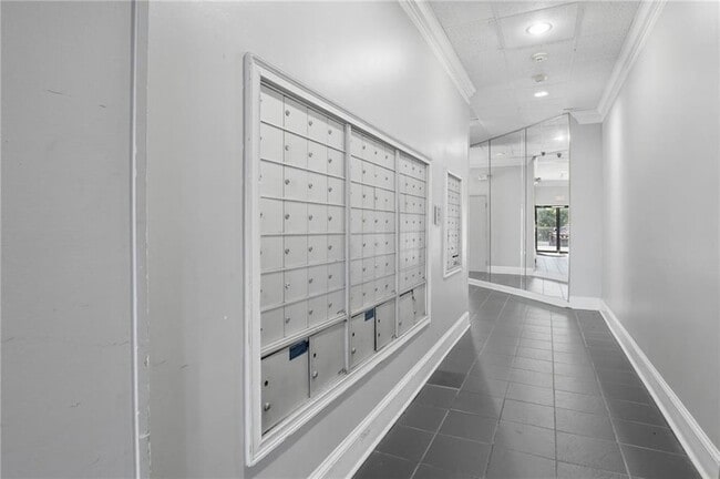 Building Photo - 2285 Peachtree Rd NE