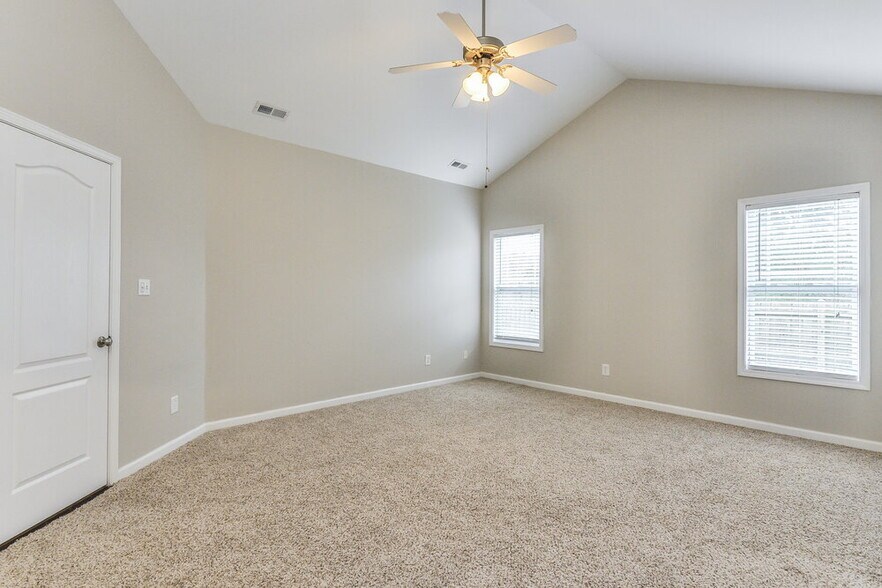 Building Photo - 1040 Bridlemine Dr