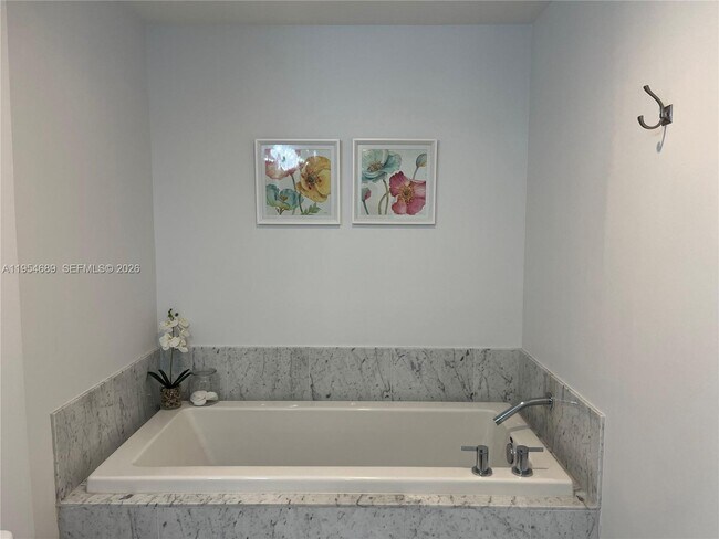 Building Photo - 253 NE 2nd St