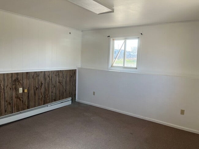 Building Photo - 1229 Thiel Rd