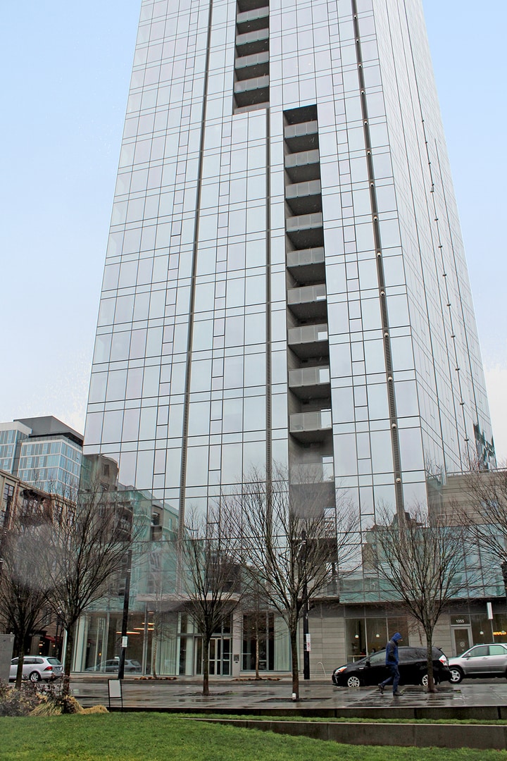 Building Photo - 1075 NW Northrup St
