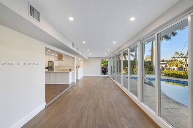 Building Photo - 2309 Desota Dr