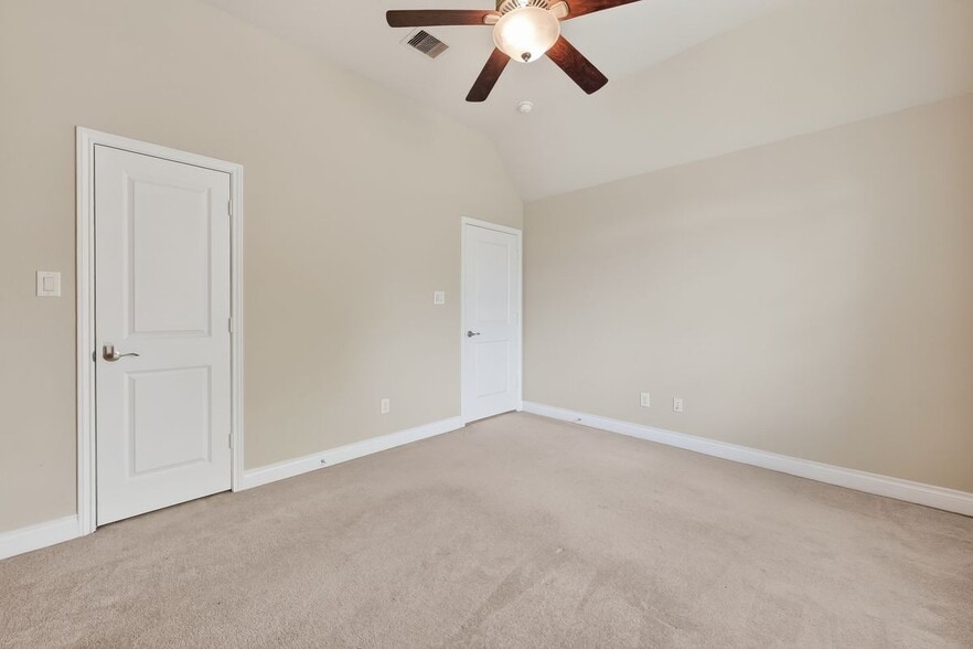 Building Photo - 18011 Begbie Path