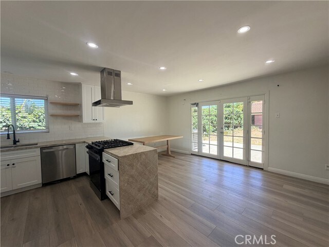 Building Photo - 2448 Cuatro Dr