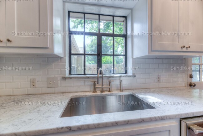 Building Photo - FOR LEASE | Tulsa | Available Now!