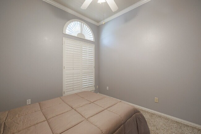Building Photo - Furnished and For Lease