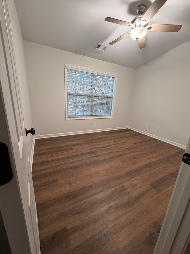 Front bedroom 2 - 1925 Gregory Run NE
