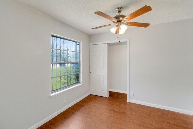 Building Photo - 2307 Gunsmoke St