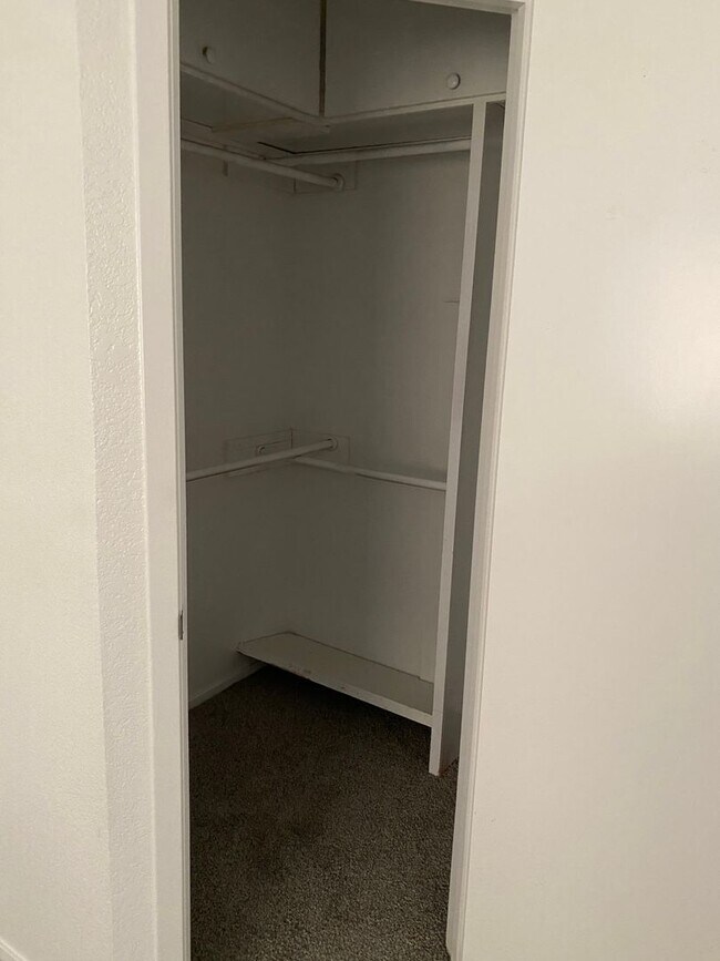 Building Photo - 2416 Jerome Dr