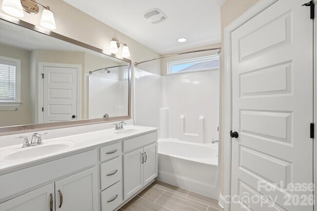 Building Photo - 6532 Wildbrook Dr