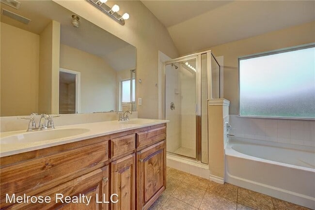 Building Photo - 3 br, 2 bath House - 2429 NW 158th Street