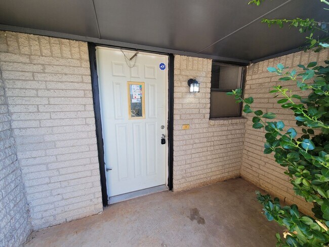 Building Photo - COMING SOON! RARE 5 BEDROOM HOME IN SOUTH OKC / MOORE SCHOOLS!