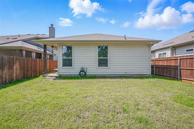 Building Photo - 537 Concho St
