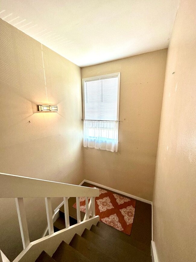 Building Photo - Townhome in SE Pensacola Scenic Hwy locate...