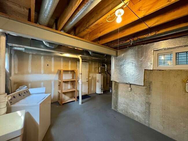 Building Photo - 5776 Kingsbury Pl