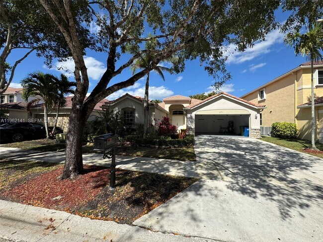 Building Photo - 4273 Fox Ridge Dr