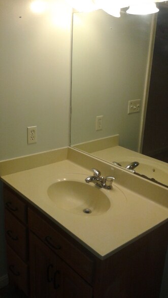 Building Photo - 6214 E Hemlock Dr