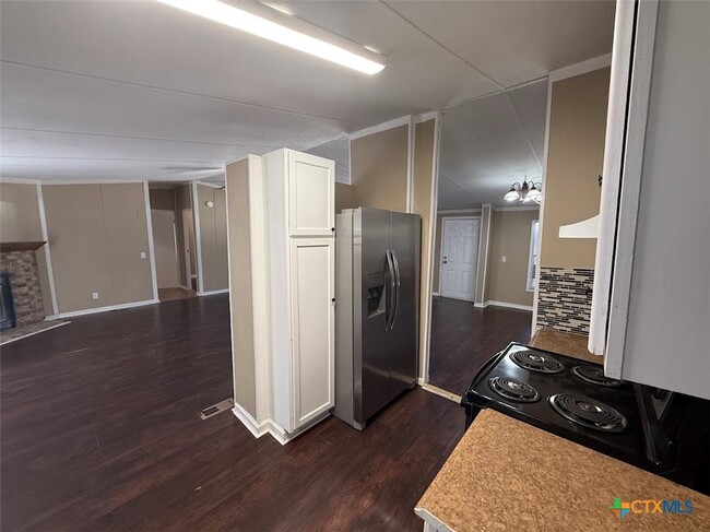 Building Photo - 519 Royal Oak Dr