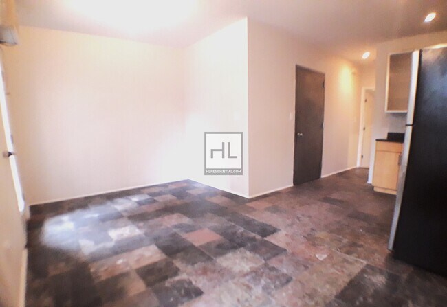 Building Photo - Completely Renovated 1BR in LIC with Extra...