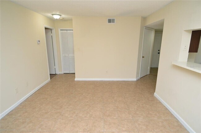 Building Photo - 8647 Mallard Reserve Dr