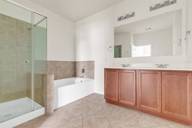 Building Photo - 15419 Benson Landing Dr