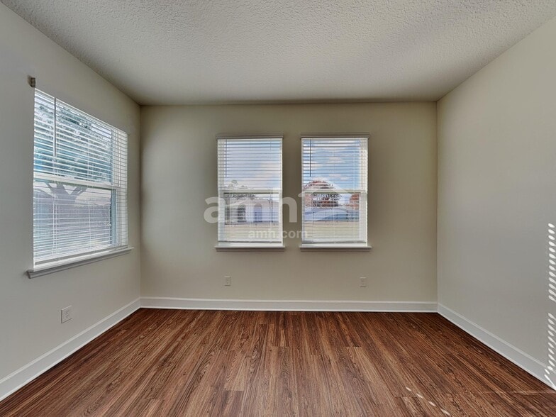 Building Photo - 2466 Ixora Ct