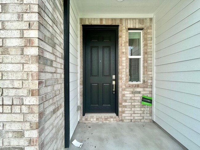 Building Photo - Spacious & Updated 4/BR 3/5/BA Home with M...