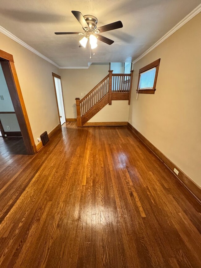 Building Photo - 534 E Prospect St