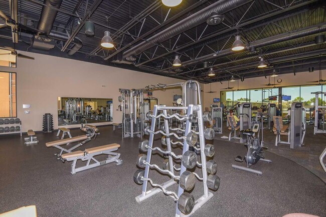 Building Photo - 10537 W La Jolla Dr