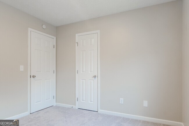 Building Photo - 41 Alise Ct