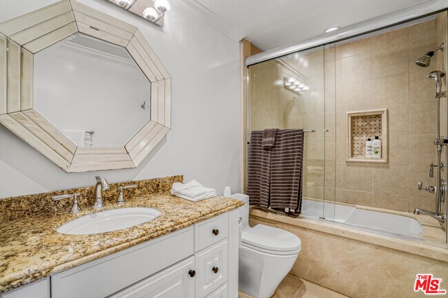 Building Photo - 208 S Lasky Dr