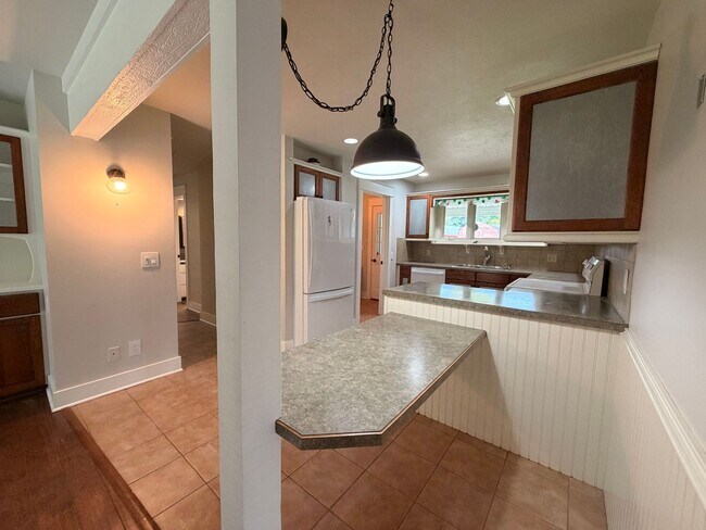 Building Photo - 6375 Bauer Rd