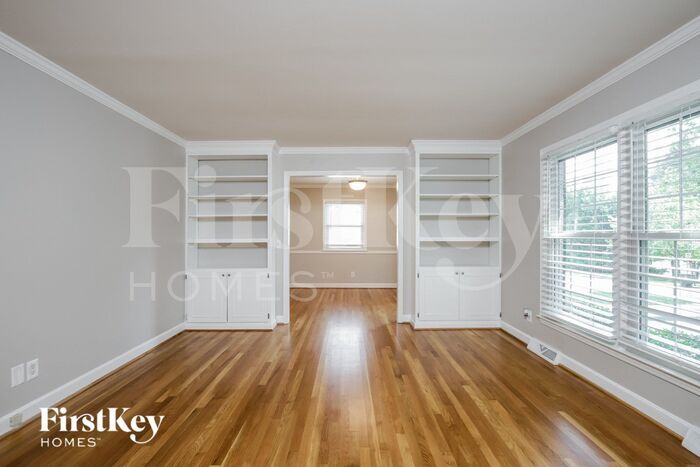 Building Photo - 2822 Rutherford Dr