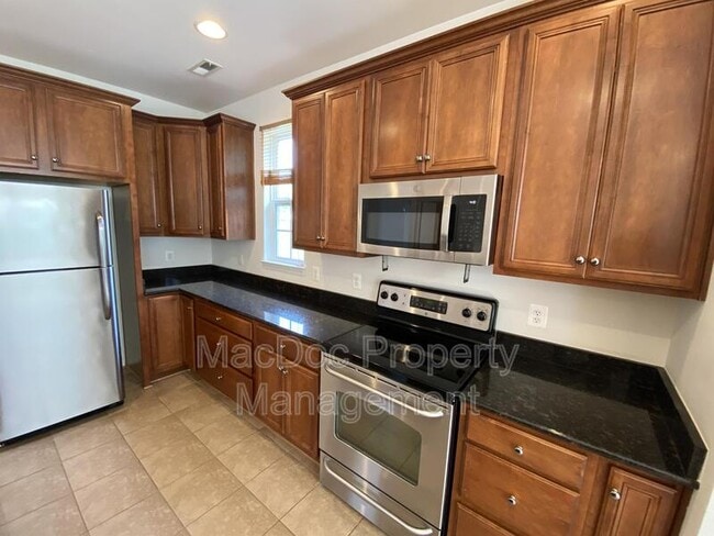 Building Photo - 1012 Maureen Dr