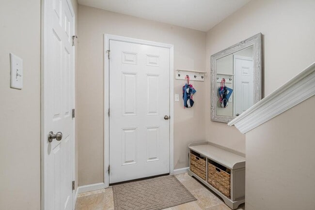 Building Photo - 3034 Meridian Cmns