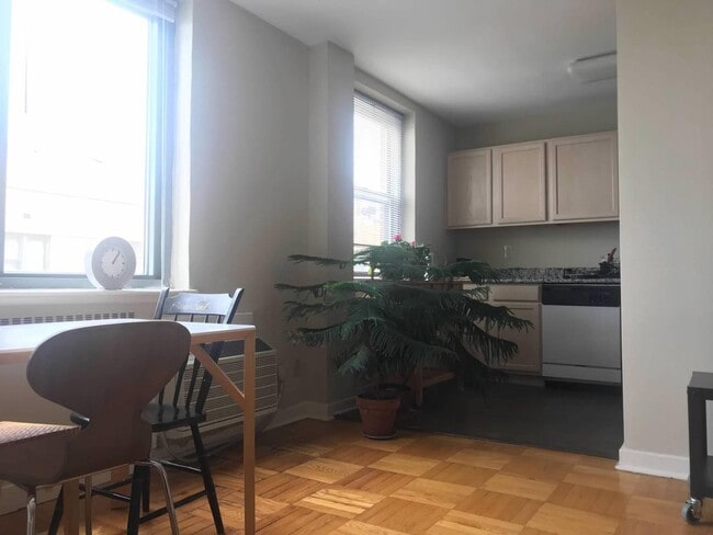 Building Photo - 2601 Pennsylvania Ave