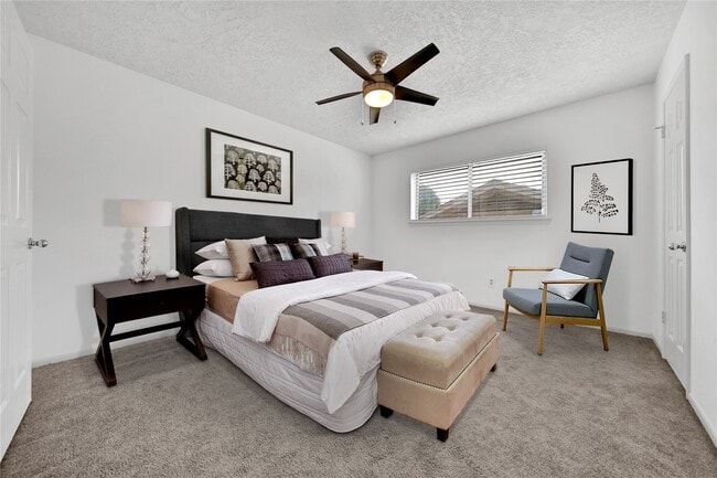 Building Photo - 9411 Roos Rd