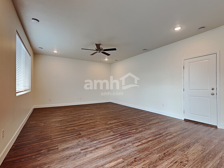 Building Photo - 212 Allen Ln